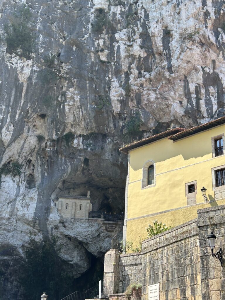 santa cueva de covadonga
